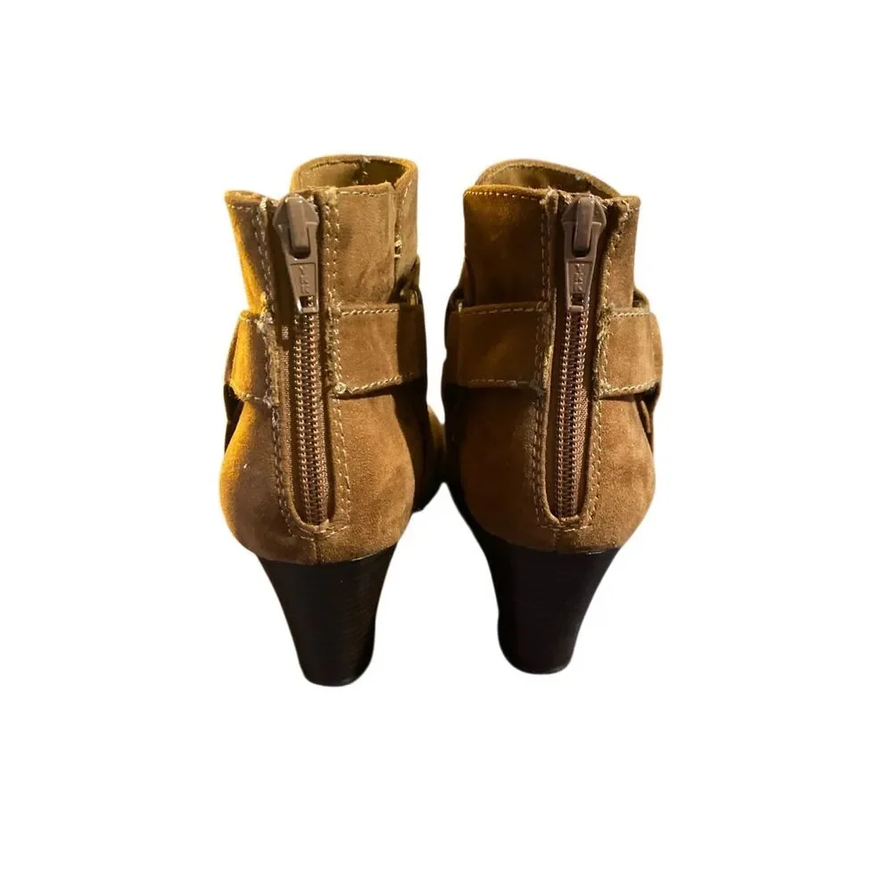 American eagle women’s chestnut brown heeled ankle boot, 6.5.